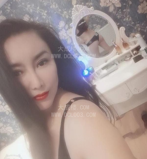 宝山丰满长腿御姐
