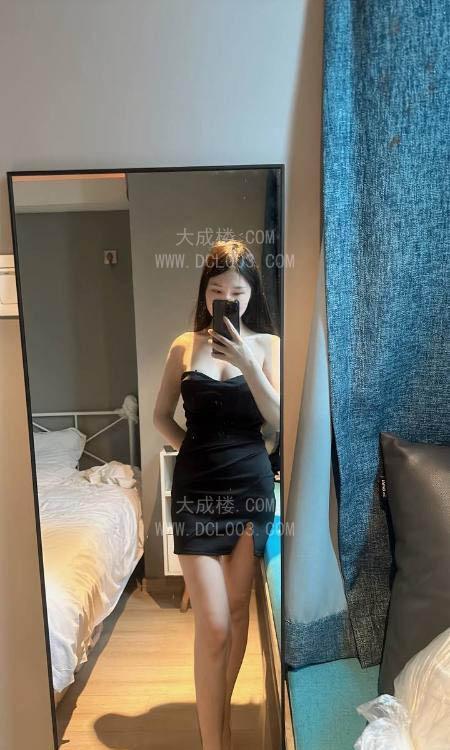 静安皮肤白嫩颜值嫩妹