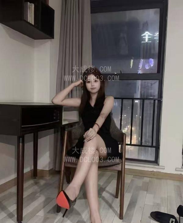 成都一线天精神小妹