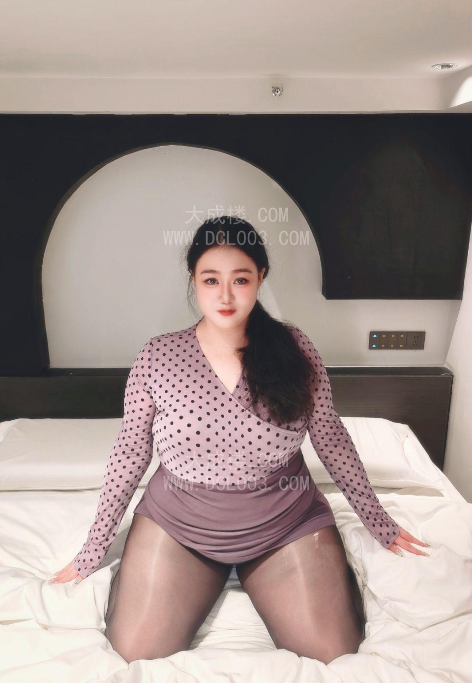 巨乳翘臀妩媚娘