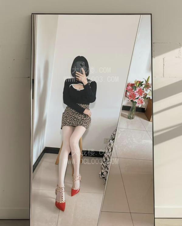 杭州丝袜美腿风骚mm