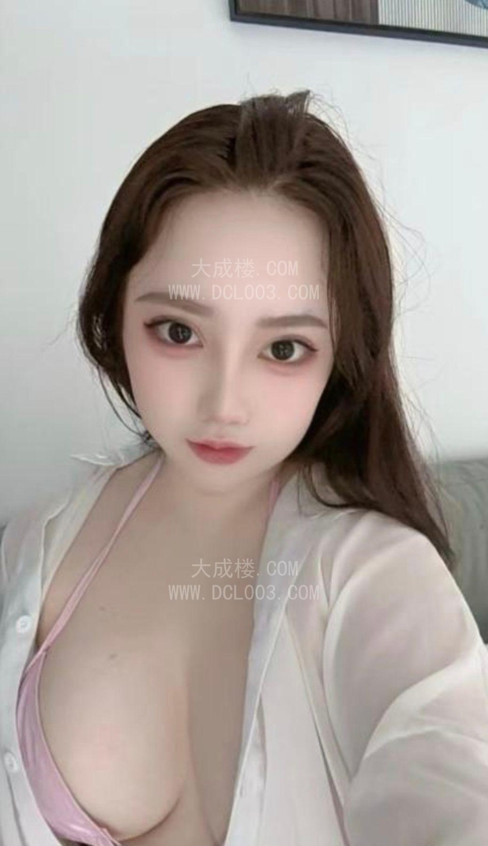水贝年轻纹身小妹