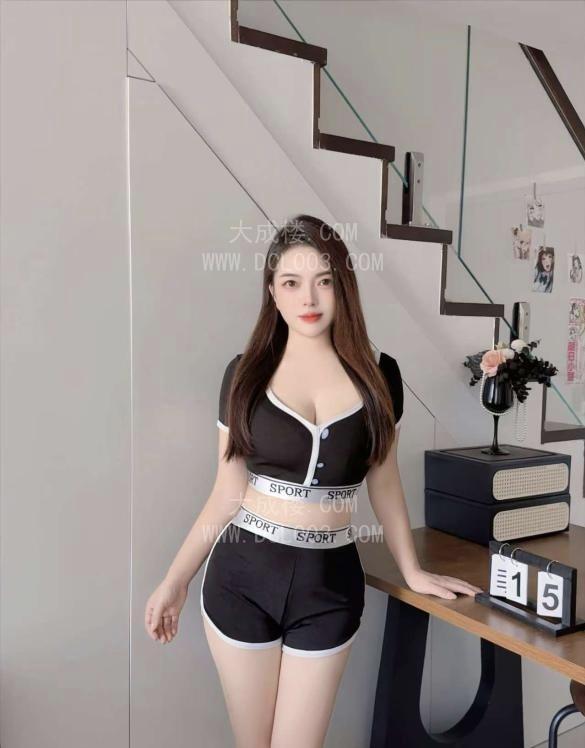 白云娇小服务款御姐