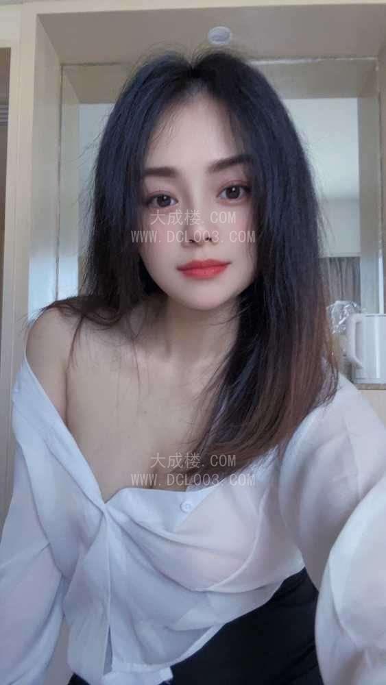 天河三点粉素颜娜娜