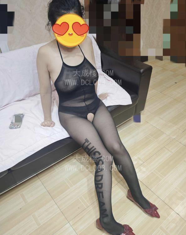 小榄很腼腆的大波姐姐