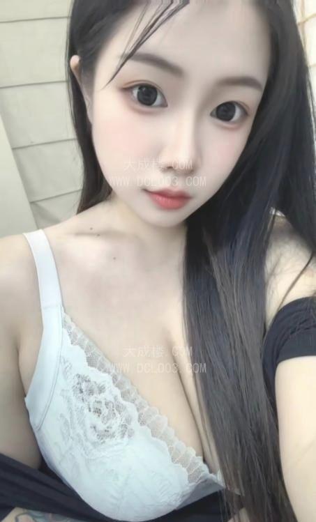 性感大胸小骚货