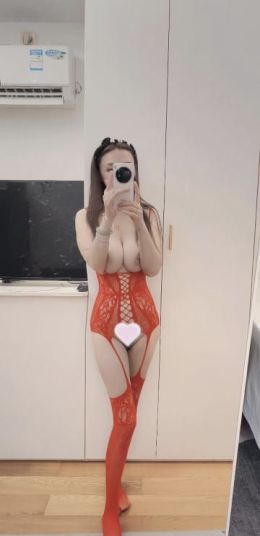 龙华E奶大波丹妮