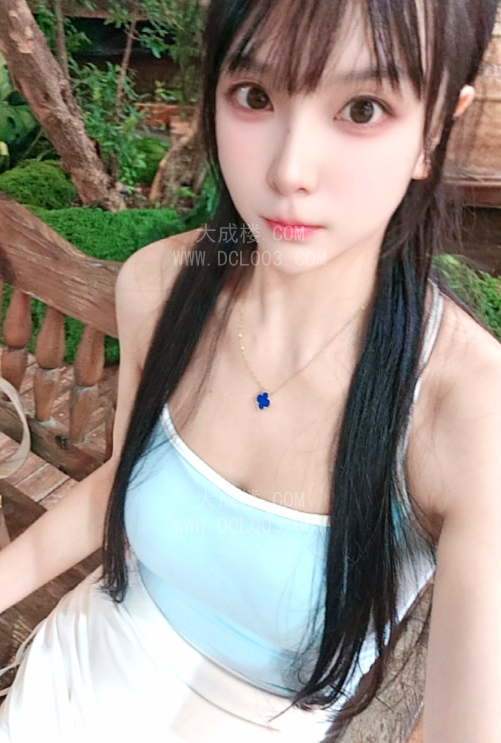 上海三点粉青青