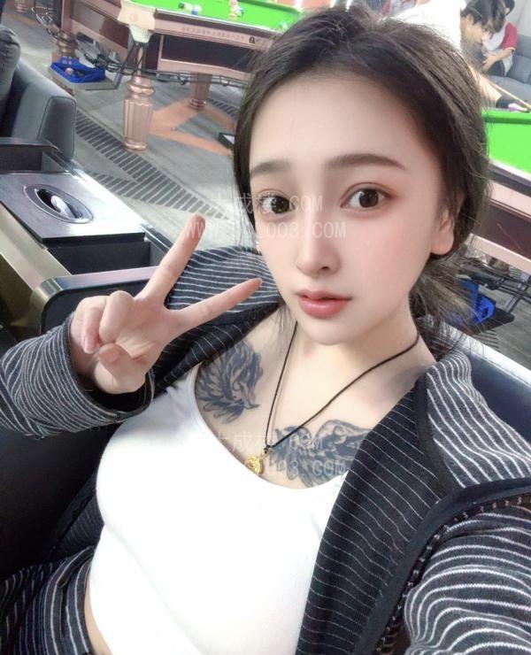 武汉性感大胸嫩妹